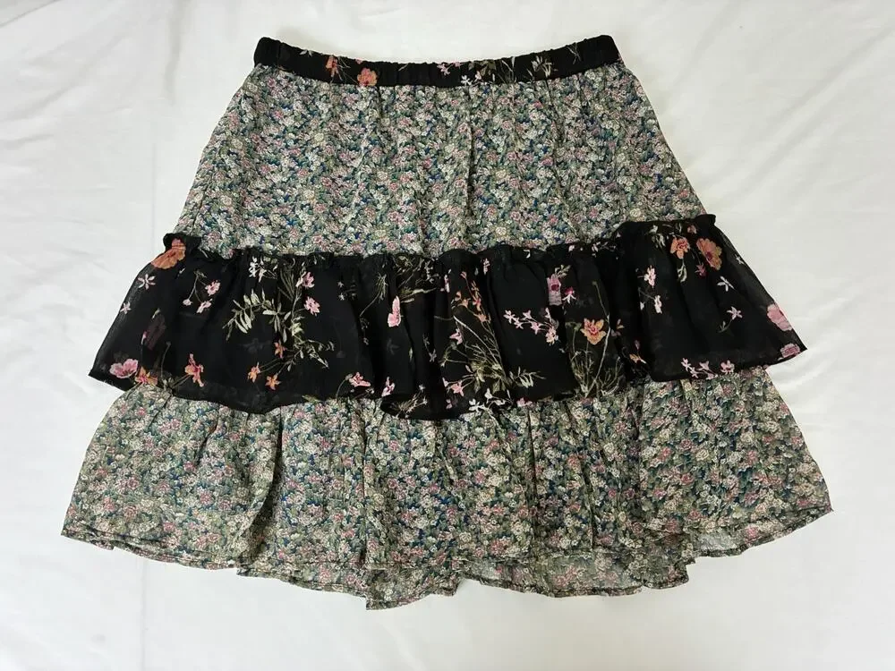 American Eagle Women's S Ruffle Tiered Mini Skirt Smocked Stretch Waist Floral